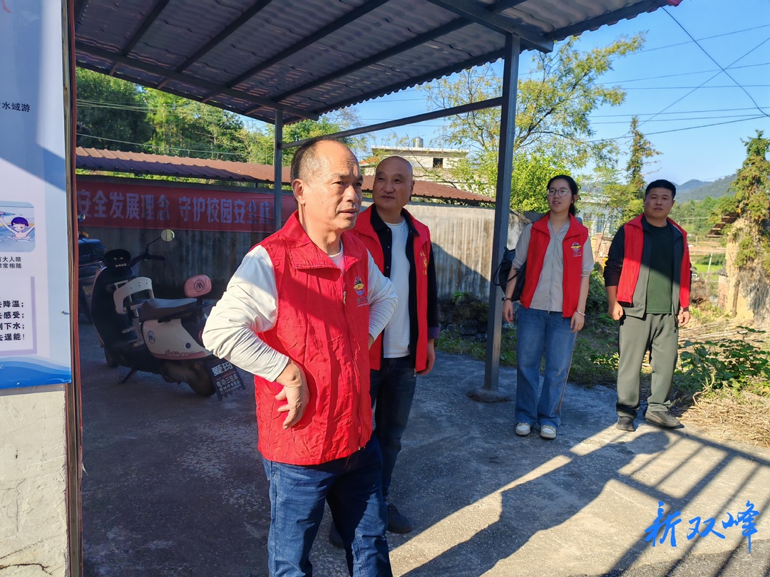 锁石镇梽木学校开展交通安全宣讲活动