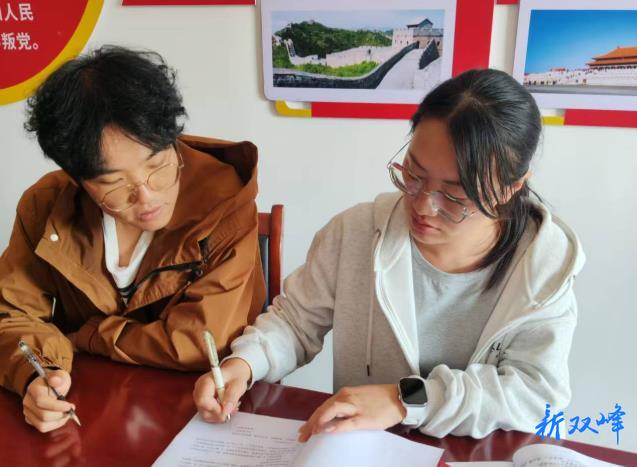 青蓝结对传薪火 师徒携手共成长——锁石镇梽木学校举行“青蓝结对”拜师仪式