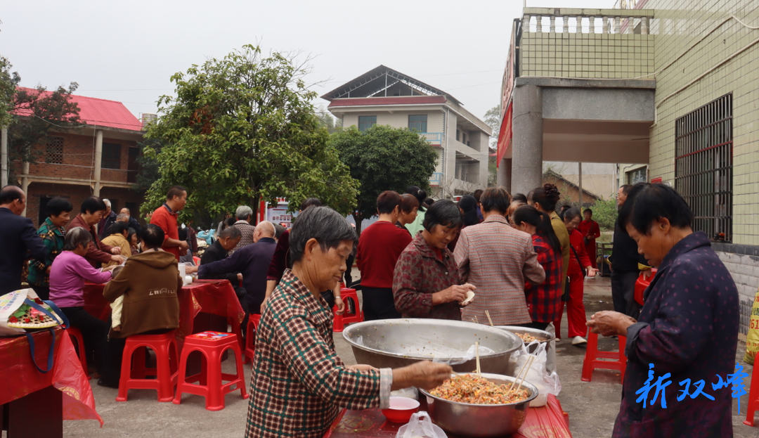 走马街镇：情暖夕阳 爱在党群