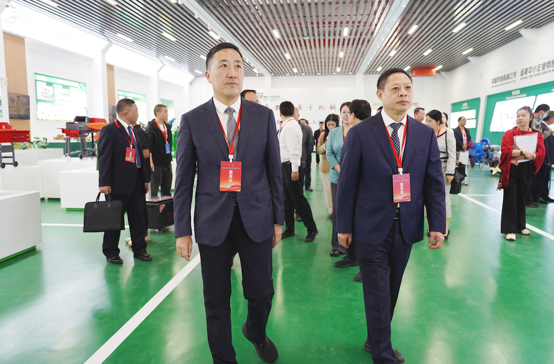 滇湘丘陵山区农机产业高质量发展合作大会暨双峰农机走向东南亚云南农发（农垦）展示服务中心揭牌运营——借力滇湘协作东风 双峰农机扬帆出海