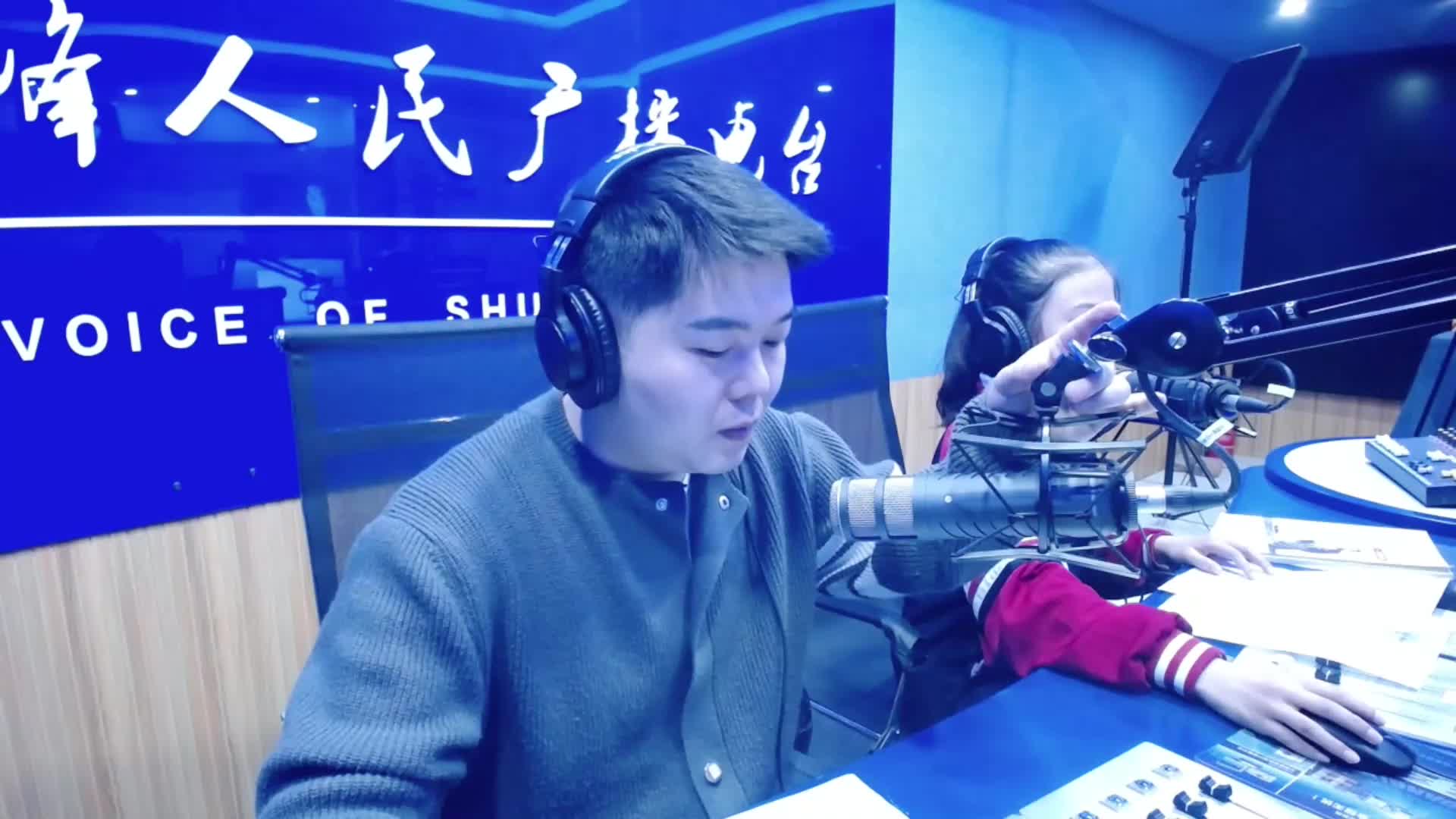 “读书月”专题访谈节目